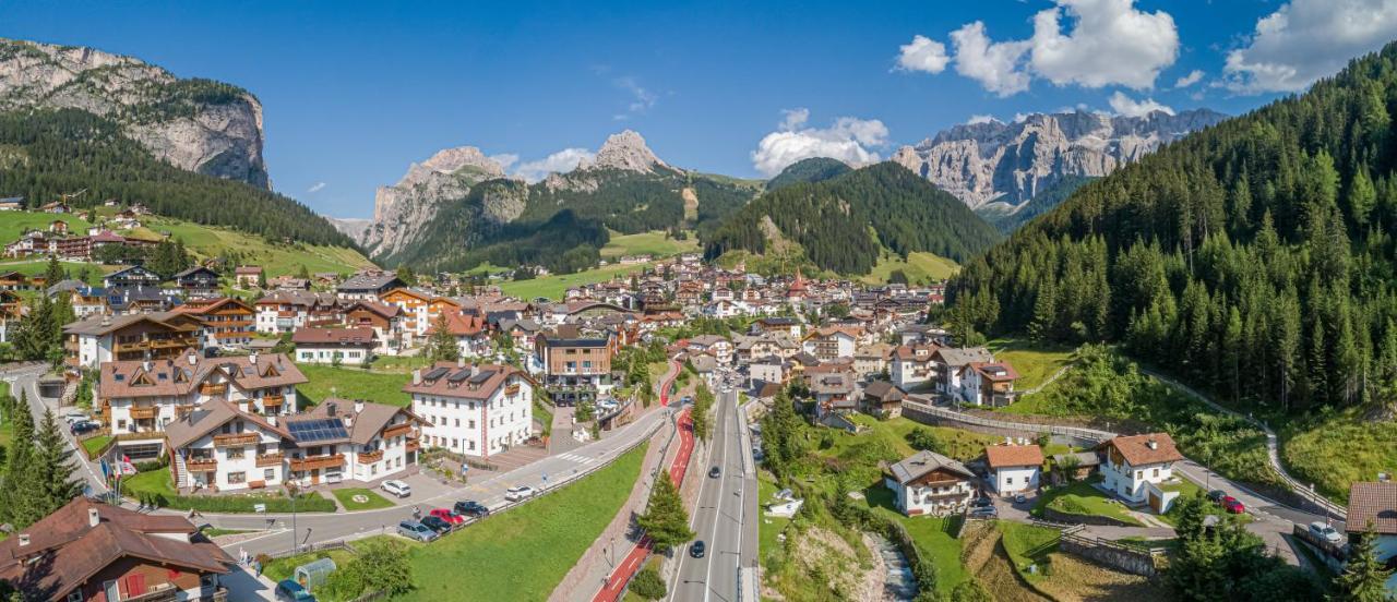 Apartments Restaurant Rusctlea Selva di Val Gardena Exterior photo