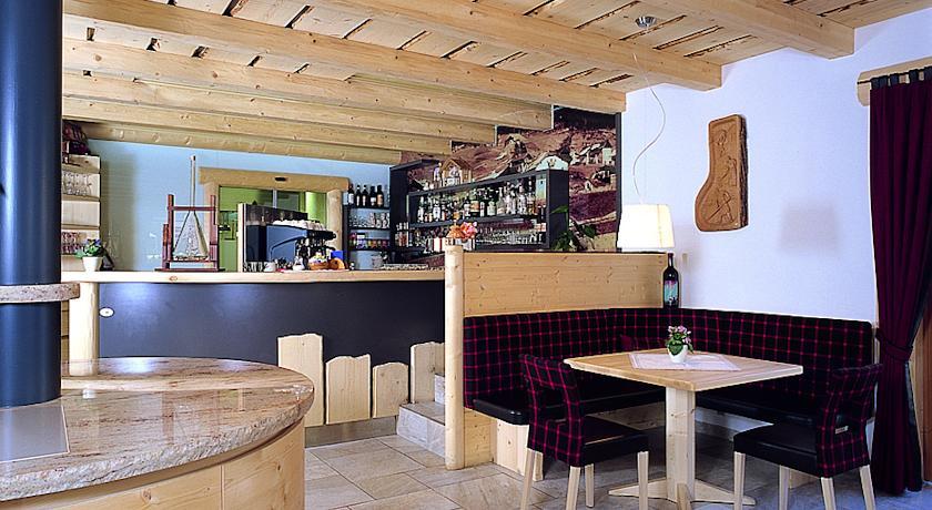 Apartments Restaurant Rusctlea Selva di Val Gardena Exterior photo